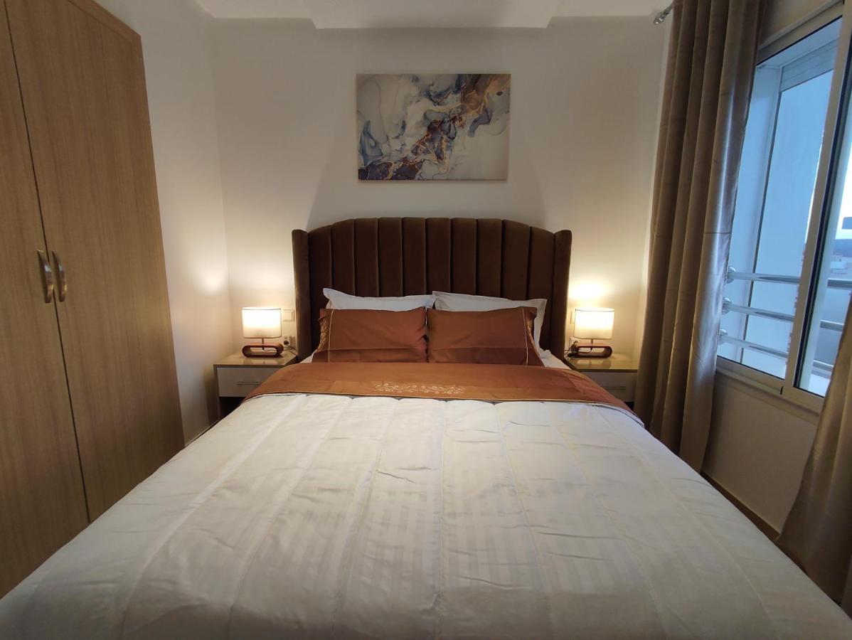 Dlx01 Apartment Уджда Екстериор снимка