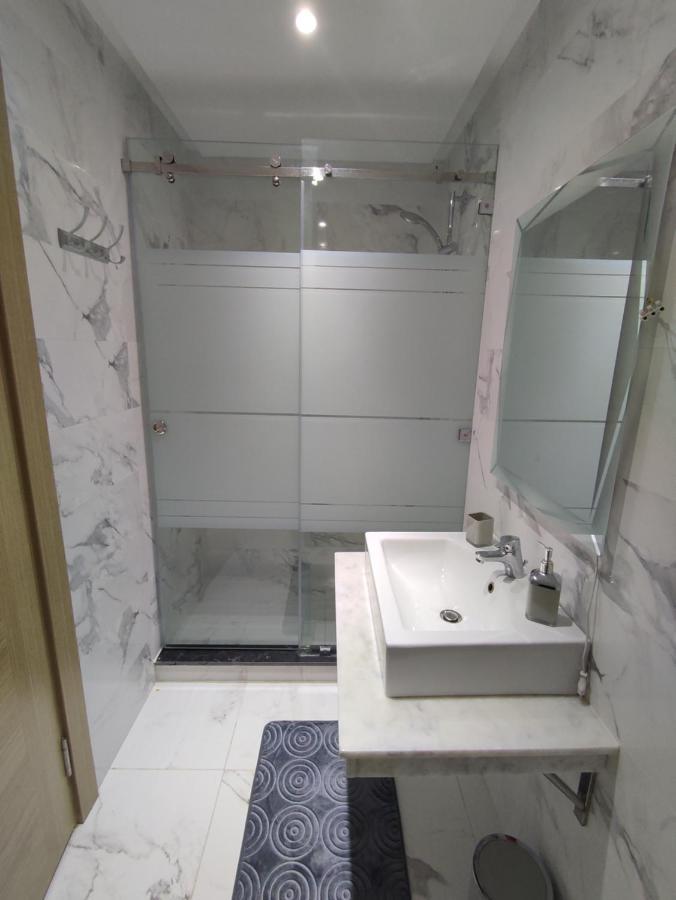 Dlx01 Apartment Уджда Екстериор снимка